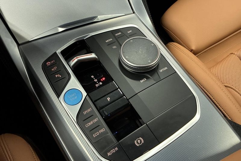 BMW i4 bild 21