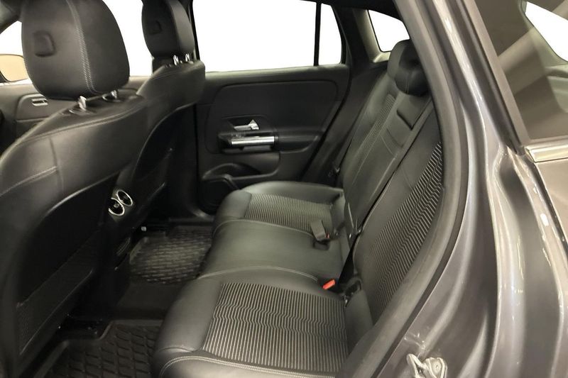 Mercedes EQA300 bild 9