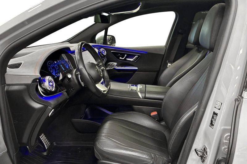 Mercedes EQE43 SUV bild 7
