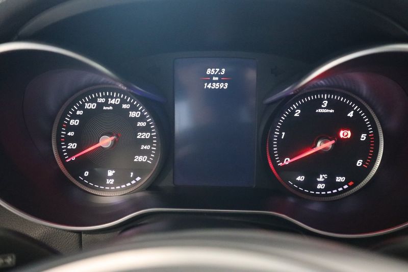 Mercedes GLC250 bild 14