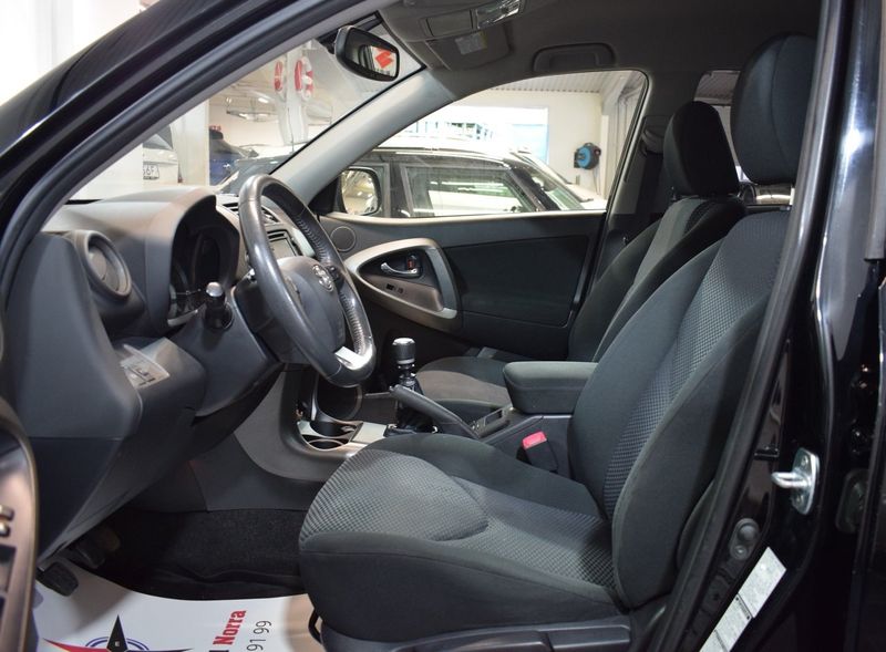 Toyota RAV4 bild 8