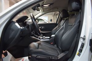 BMW 330 bild 8