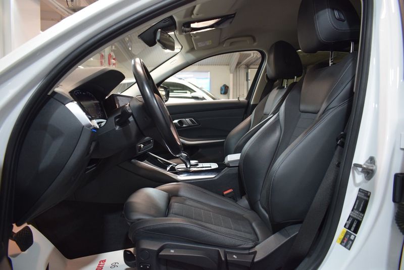 BMW 330 bild 8