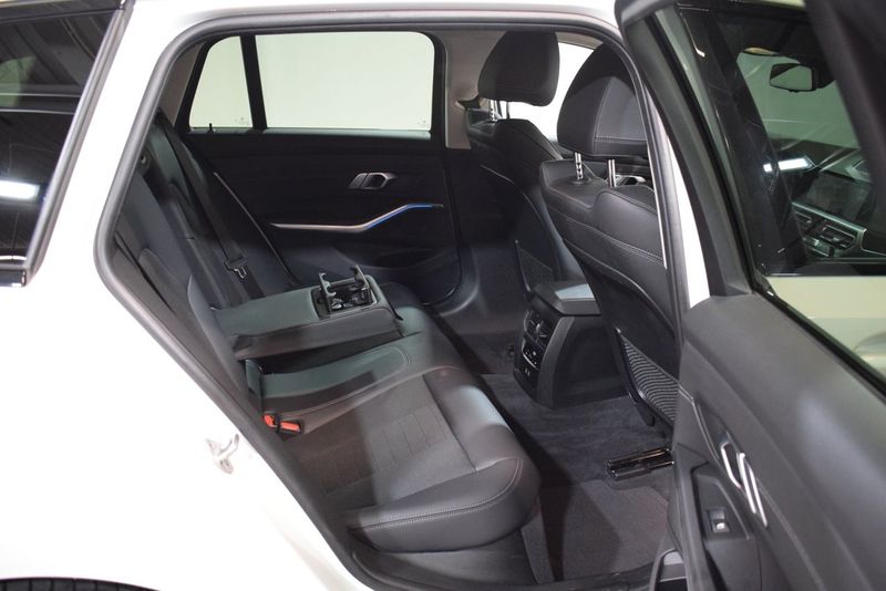 BMW 330 bild 14