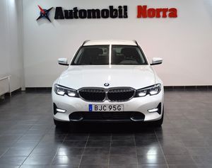 BMW 330 bild 2