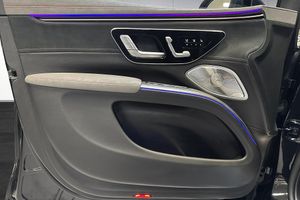 Mercedes EQS450 SUV bild 14