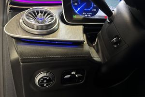 Mercedes EQS450 SUV bild 10