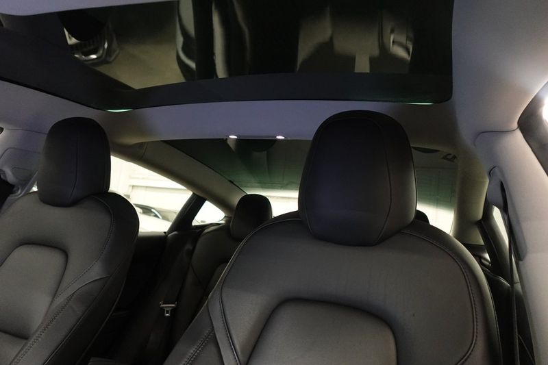 Tesla Model 3 bild 17
