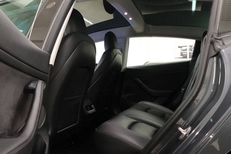 Tesla Model 3 bild 5