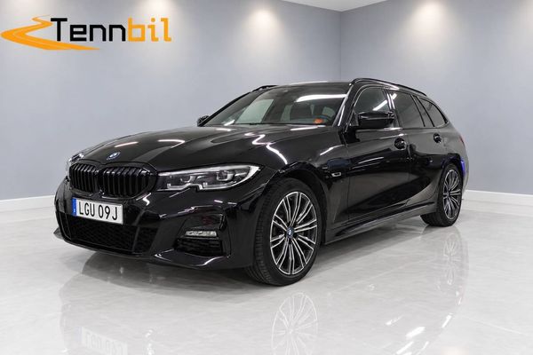 BMW 330 e xDrive Touring M Sport HiFi Shadow Värmare Drag MOMS - 2022