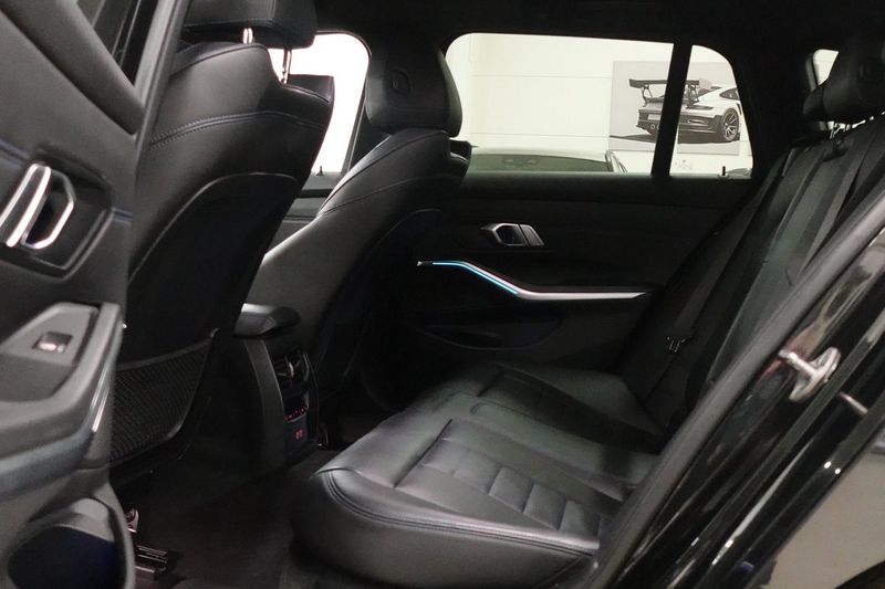 BMW 330 bild 5
