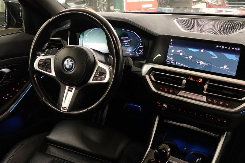 BMW 330 bild 8