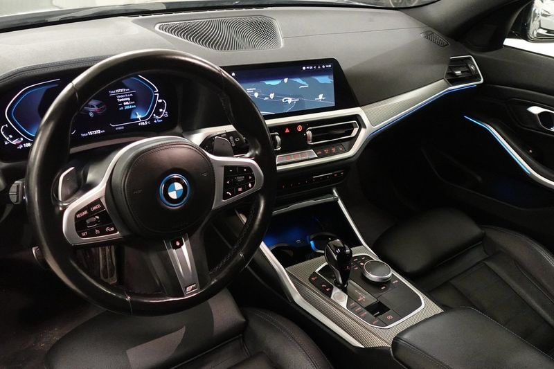 BMW 330 bild 6