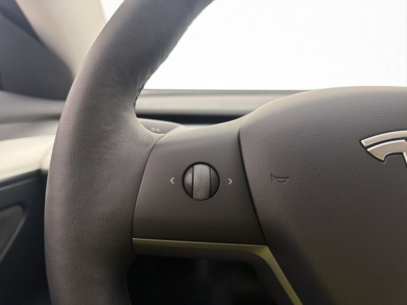 Tesla Model 3 bild 25