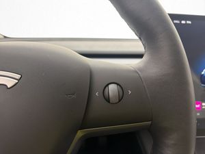 Tesla Model 3 bild 27