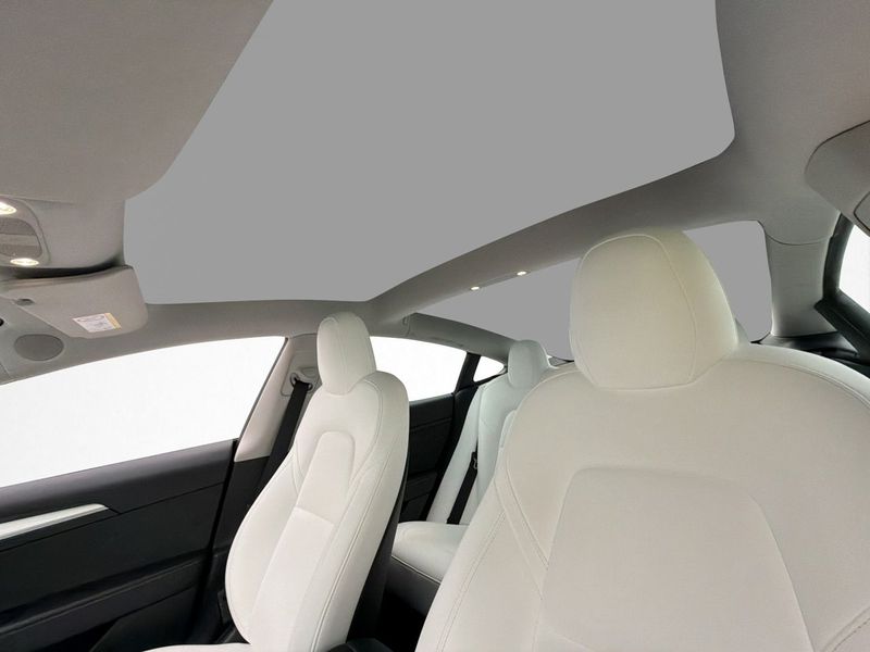 Tesla Model 3 bild 17