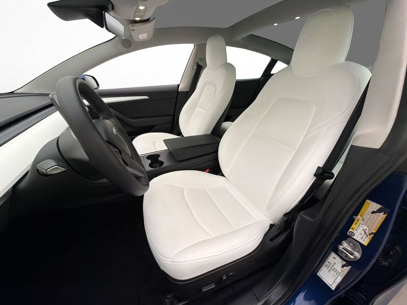 Tesla Model 3 bild 15
