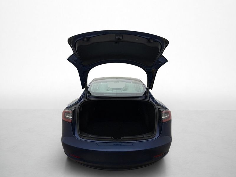 Tesla Model 3 bild 11
