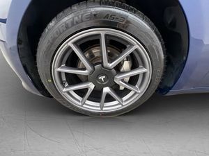 Tesla Model 3 bild 35
