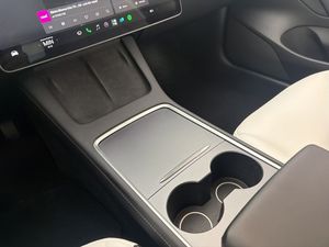 Tesla Model 3 bild 28
