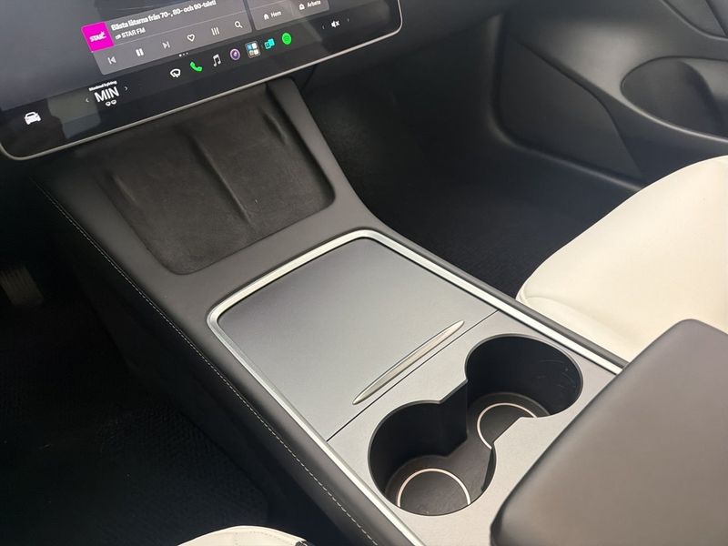 Tesla Model 3 bild 28