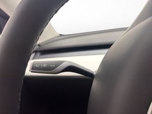Tesla Model 3 bild 30