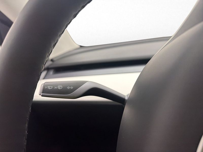 Tesla Model 3 bild 30