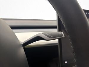 Tesla Model 3 bild 29