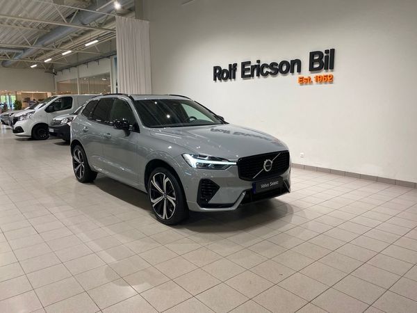 Volvo XC60 T6 Plus Dark Edition - 2025