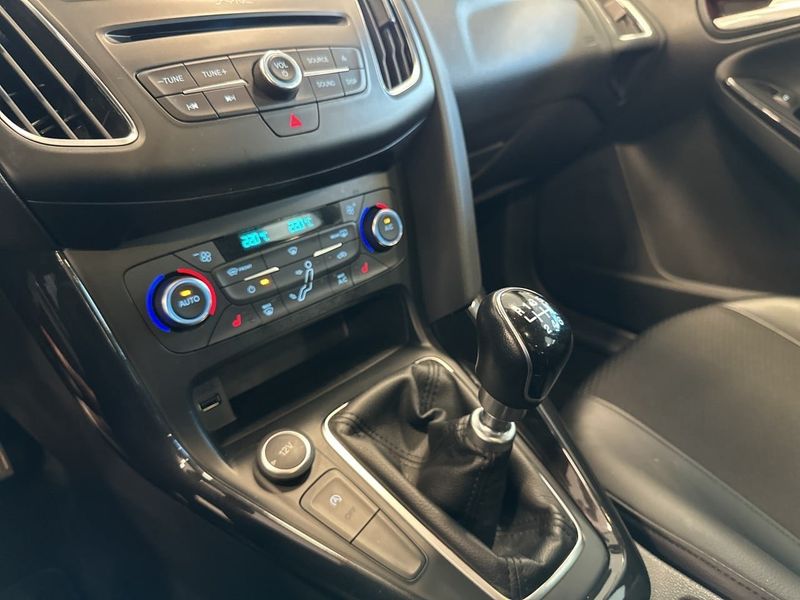 Ford Focus bild 12