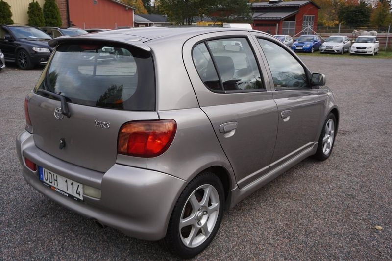 Toyota Yaris bild 2