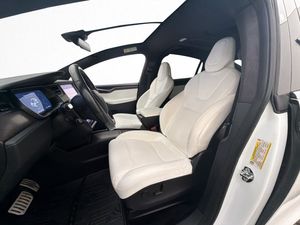 Tesla Model X bild 13