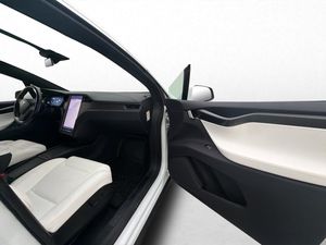 Tesla Model X bild 25