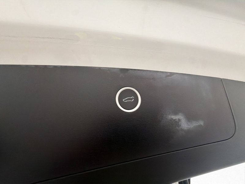 Tesla Model X bild 30
