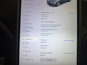 Tesla Model X bild 24