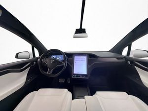 Tesla Model X bild 15