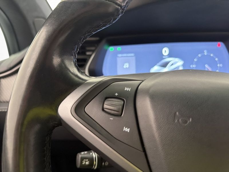 Tesla Model X bild 31