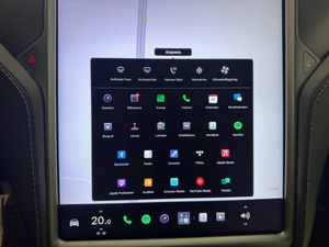 Tesla Model X bild 23