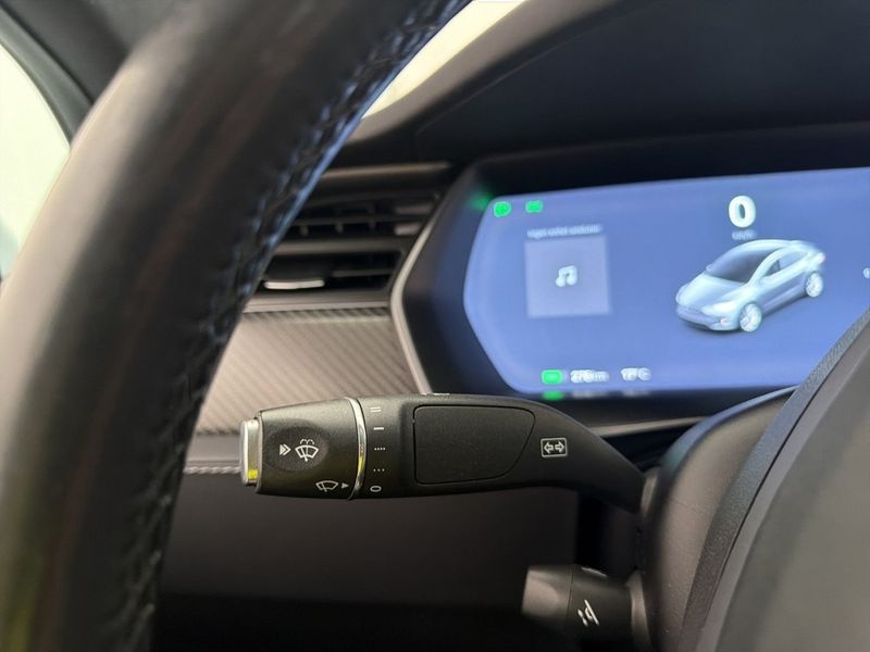 Tesla Model X bild 33
