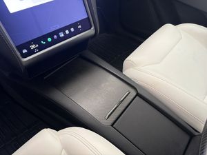 Tesla Model X bild 29