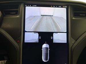 Tesla Model X bild 27