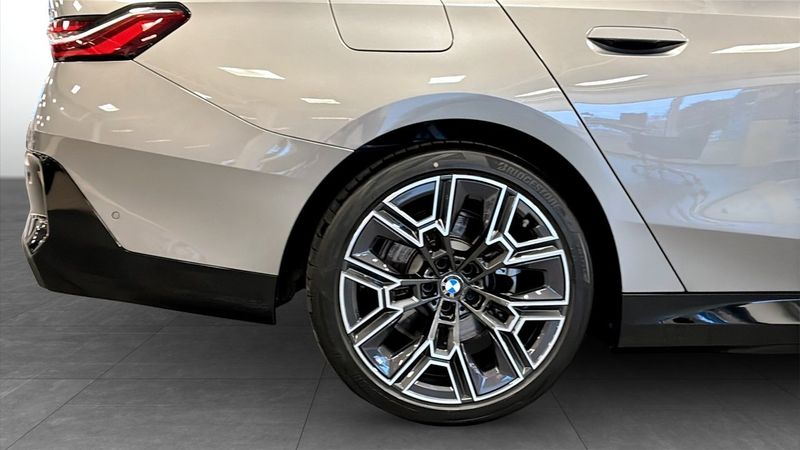 BMW 530 bild 9