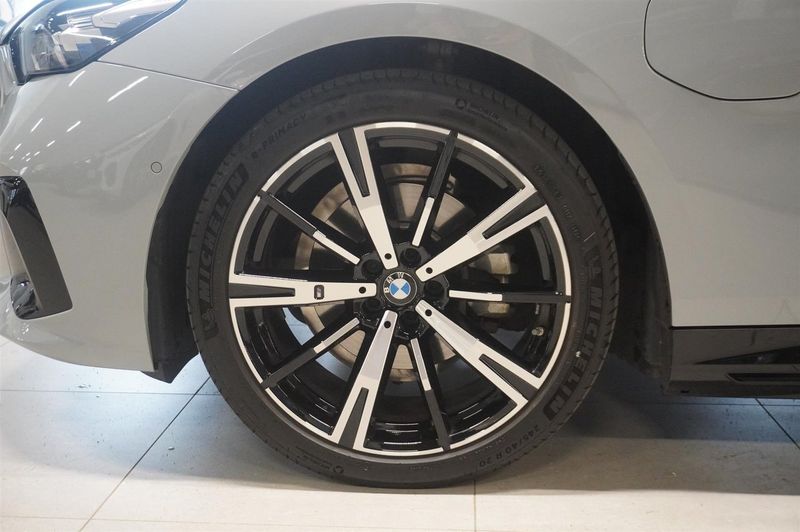 BMW 530 bild 9