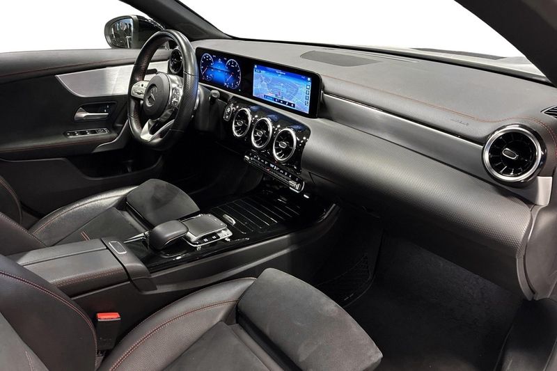 Mercedes CLA180 bild 11