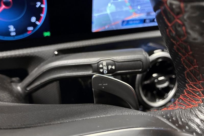 Mercedes CLA180 bild 22