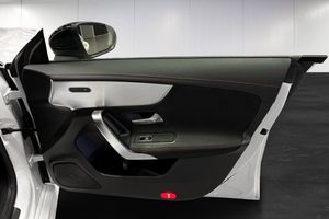 Mercedes CLA180 bild 16
