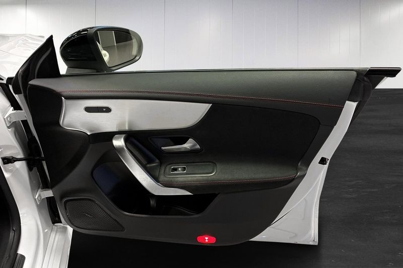 Mercedes CLA180 bild 16