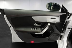 Mercedes CLA180 bild 13