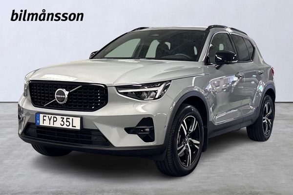 Volvo XC40 B3 FWD Bensin Plus Dark - 2025