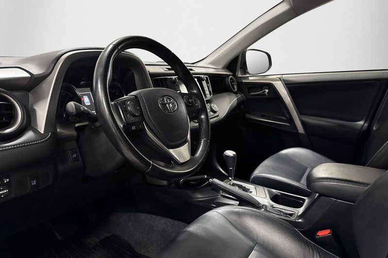 Toyota RAV4 bild 8